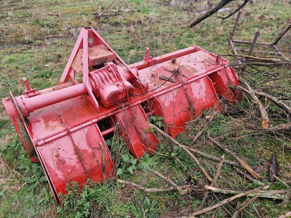 Reihenfräse Erdbeerfräse ähnlich Hackmaschine in Durmersheim