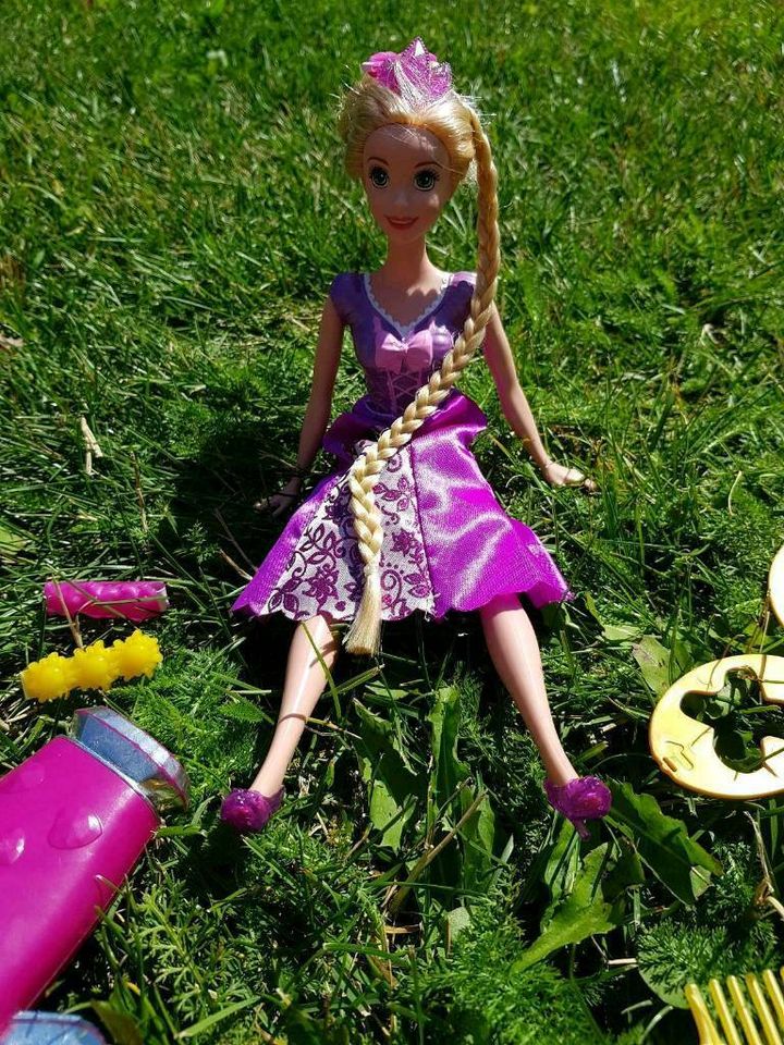 Figur Puppe Rapunzel incl Zubehör WIE NEU!!! in Höpfingen