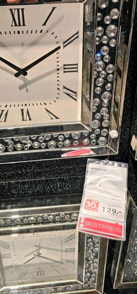 Wanduhr Wohnzimmer in Aldenhoven