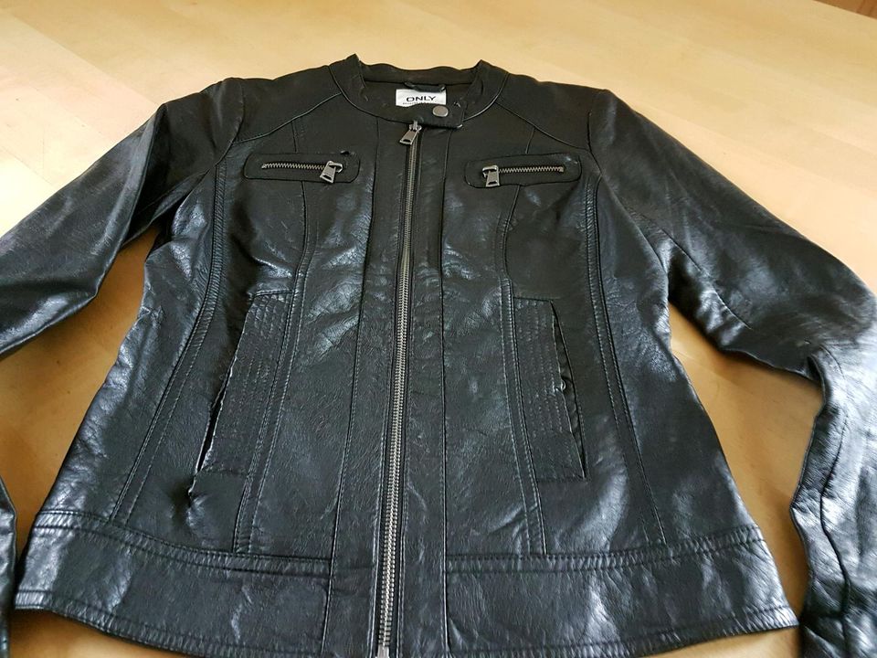Damen Kunst Lederjacke schwarz von Only Größe 34 in Pleiskirchen