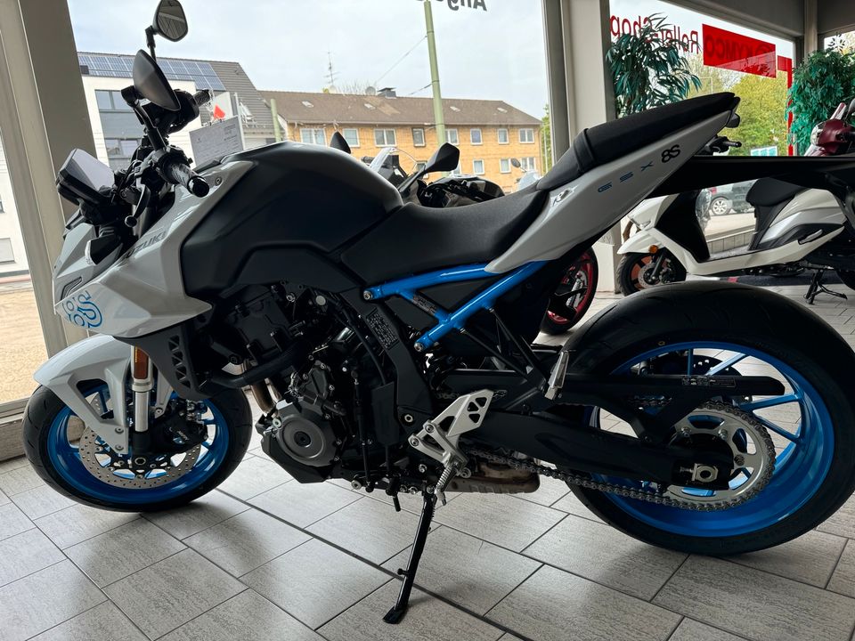 Suzuki GSX-8S in Duisburg