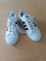 Adidas Sneaker  Turnschuhe neu mit Etikett weiß Baden-Württemberg - Leutenbach Vorschau