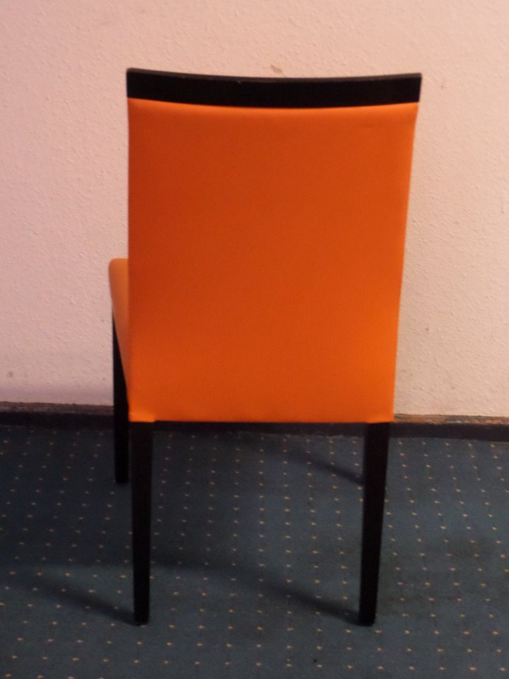 9 Stühle für einen Esstisch in Berlin
