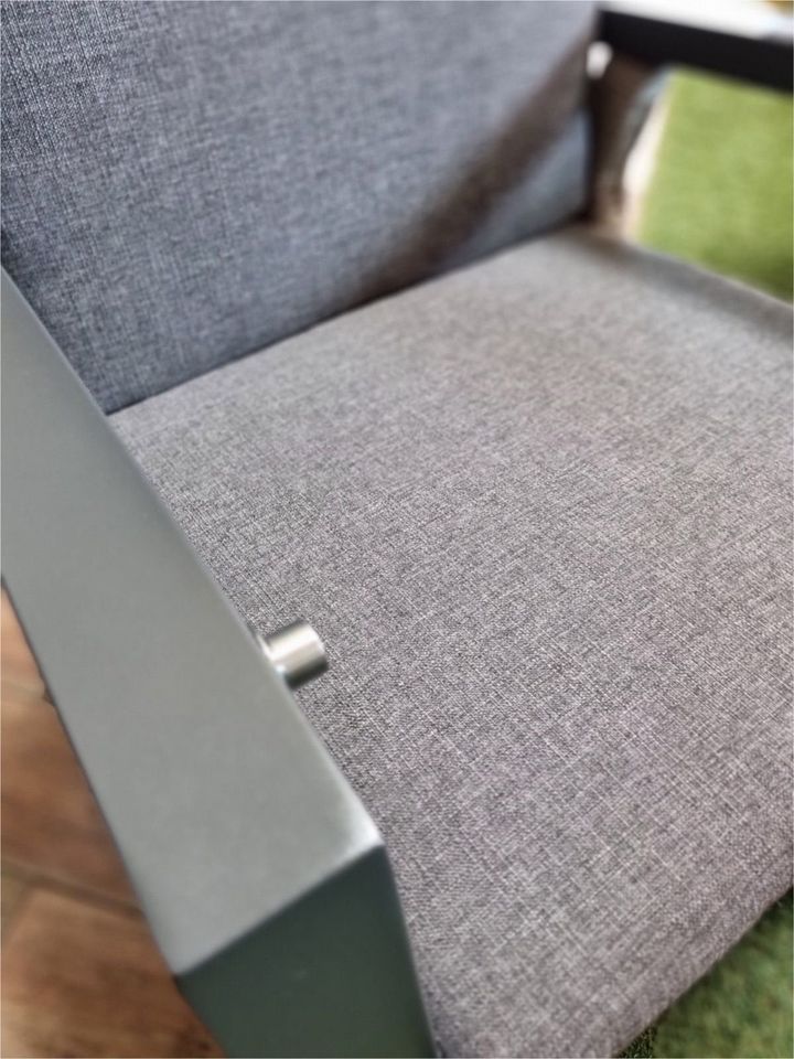 Dining-Sessel grau mit Polster Abverkauf Muster in Halle