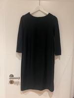 Schwarzes Kleid von Cos Bayern - Tiefenbach Vorschau