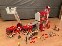 Konvolut Playmobil Feuerwehr Station, Leiterwagen, Löschwagen&PKW Harburg - Hamburg Sinstorf Vorschau