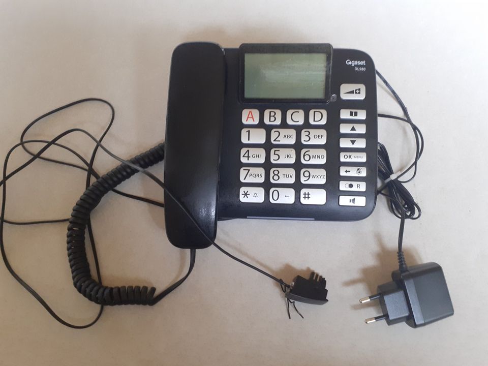 Telefon mit großen Zahlen in Mitterteich