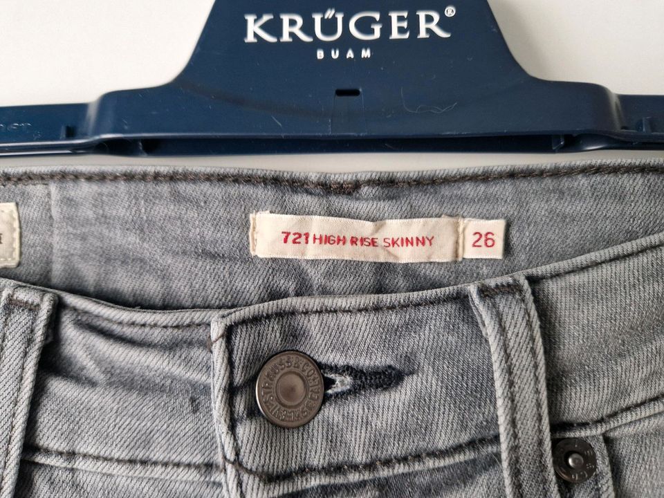 26/32 Levi's 721' Skinny Jeans in Hörstel