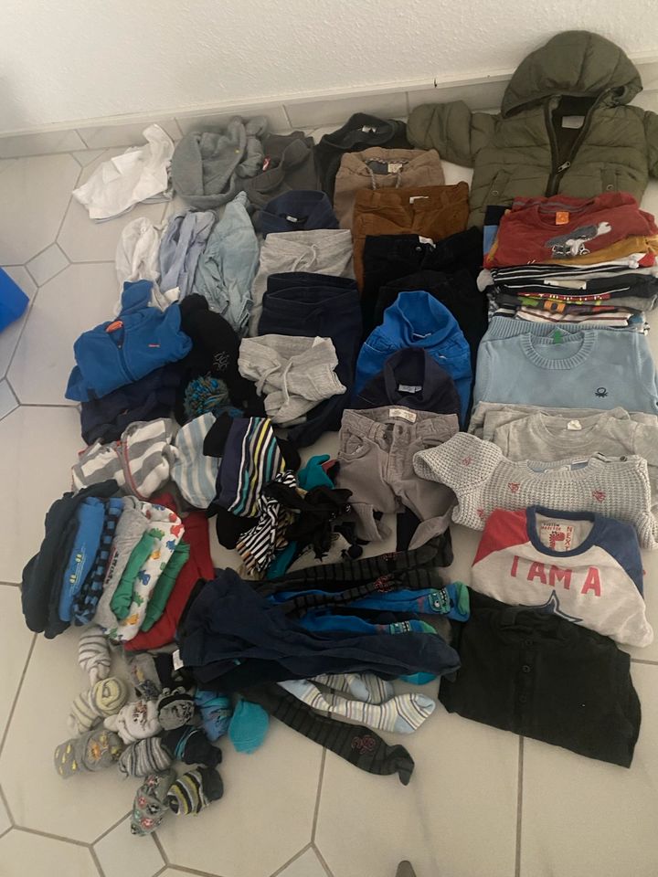 Jungen Paket Kleidungspaket next zara H&M gap feetje nike puma in Ditzingen