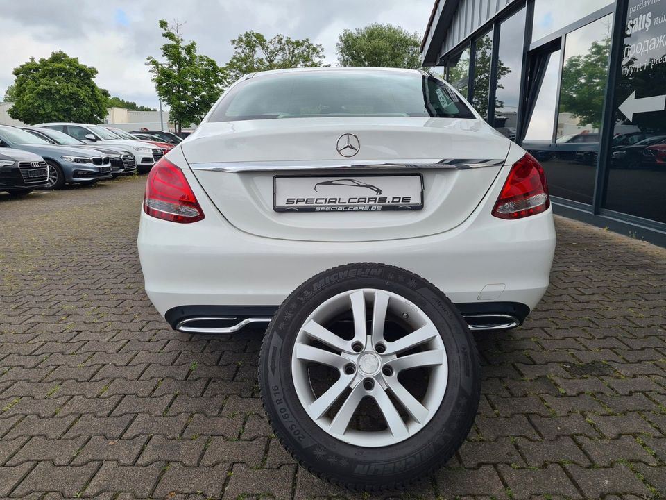 Mercedes-Benz C 180 BlueTec 7G Tronic - NAVI - AHK - in Offenbach