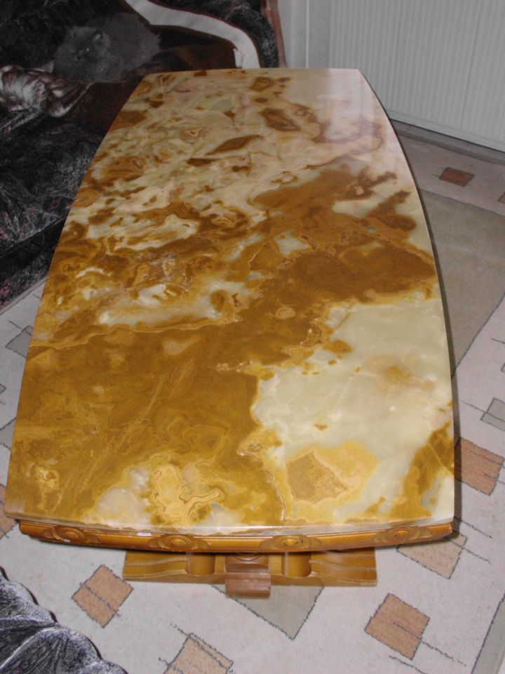 Wohnzimmer Tisch Holz mit Marmorplatte Gr. B: 140 X T: 70 x H: 57 in Bad Kreuznach