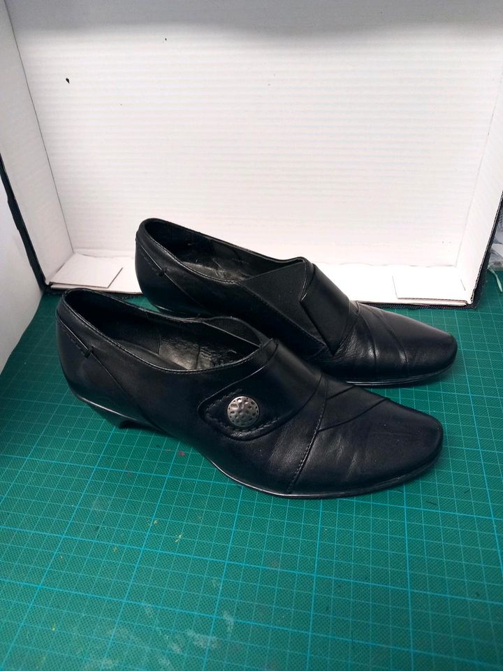 Elegante Schuhe von Jana in Großenseebach