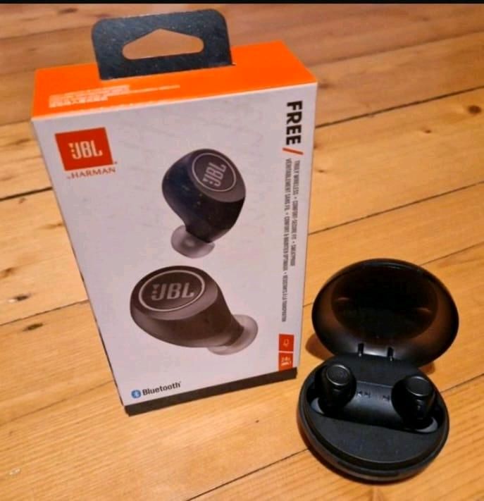 JBL FREE X in Köln