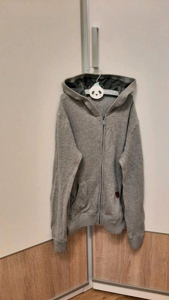 S.Oliver Sweatshirt grün, Massimo Dutti Sweatjacke grau Gr. 140 in Hamburg