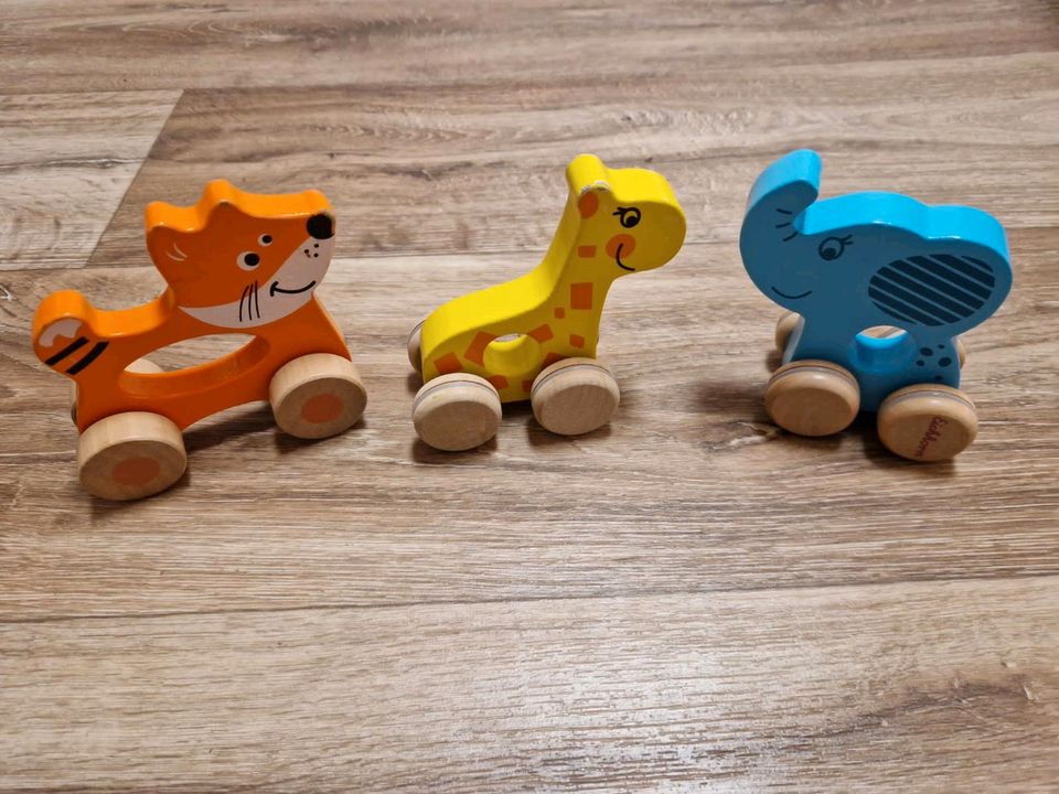 Eichhorn Holzspielzeug Kinder Baby Schiebetier Greiftier in Frankfurt am Main