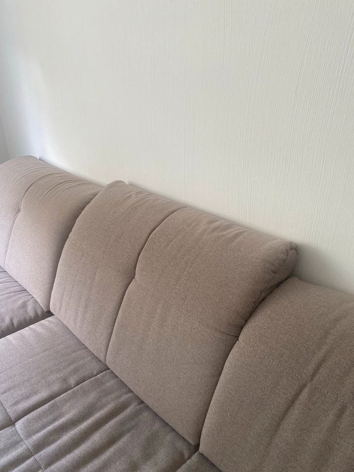 Grau-Beiges Sofa mit Longchair/ Rekamiere links in Wesel