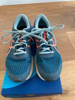 Verkaufe Asics Turnschuh in Türkis Größe 38 Nordrhein-Westfalen - Neuss Vorschau