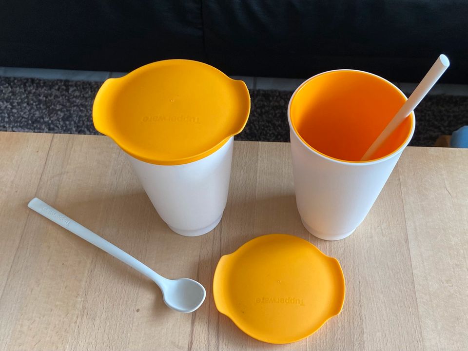 2 Tupperware Allegra Trinkbecher Joghurtbecher Deckel Löffel Tupp in Schwarzenbek