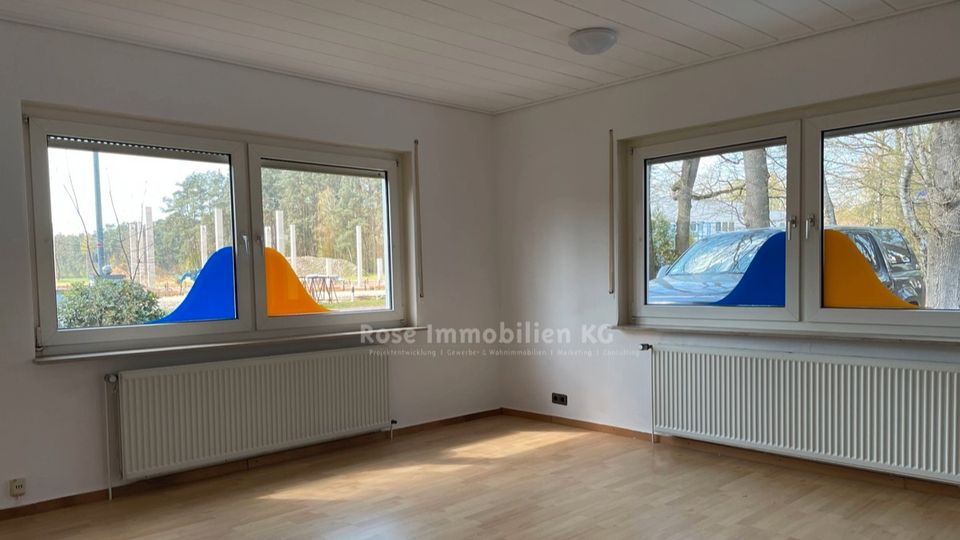 Büro/Praxisräume mit Betreiberwohnung sowie Einfamilienhaus zu verkaufen oder zu vermieten. in Liebenau