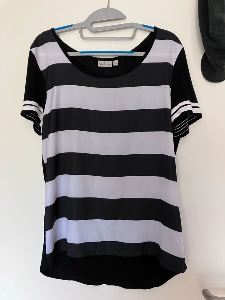 Damen Shirt schwarz weiß 36 in Kaarst