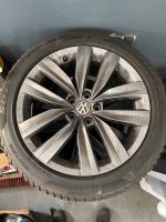 VW Passat CC/Arteon Felgen / Pirelli Winterreifen 245/45 R18 Hamburg-Mitte - Hamburg Hamm Vorschau