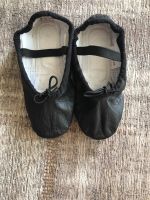 Turnschläppchen Kinder Ballettschuhe Leder Ballettschläppchen Frankfurt am Main - Bockenheim Vorschau