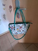 Neue Handtasche in grün mit Blumenmuster Hessen - Kaufungen Vorschau