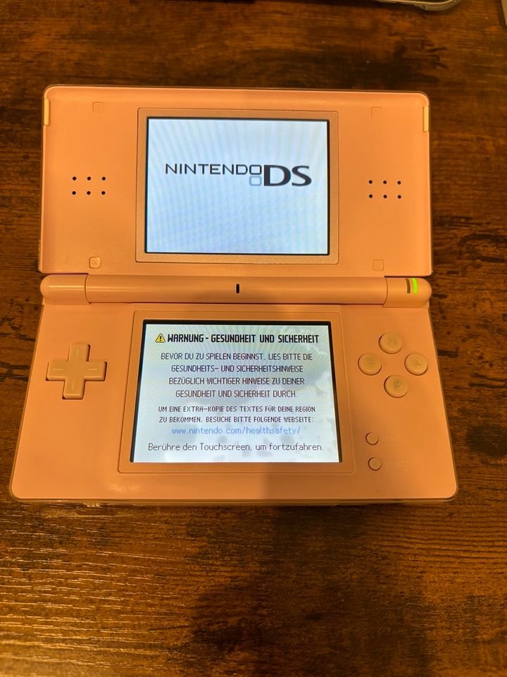 Nintendo Ds Lite Rosa + PEN Gebraucht in Recklinghausen