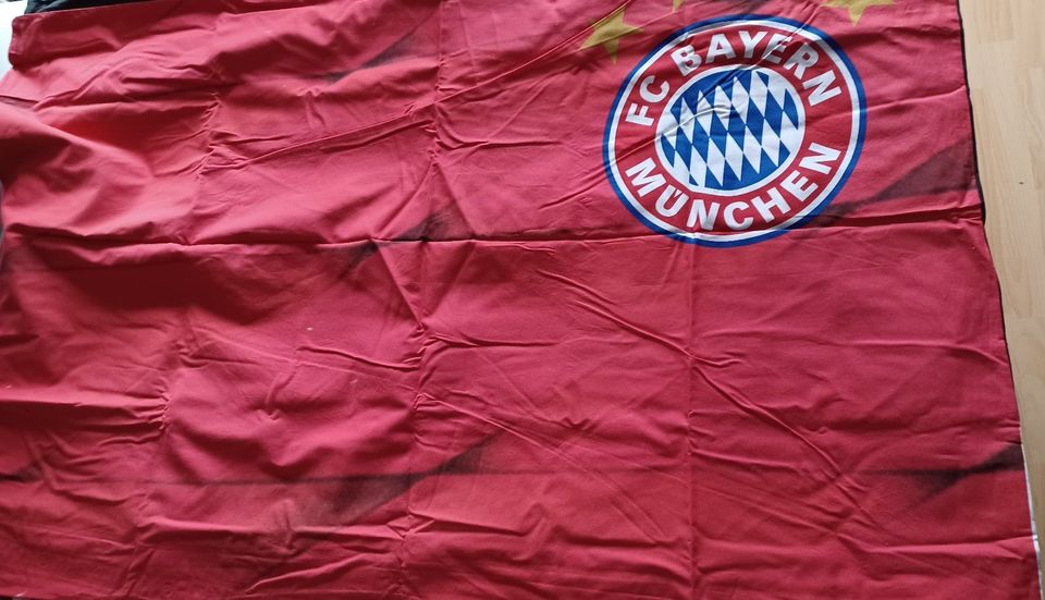 FC BAYERN MÜNCHEN Fanartikel Bettwäsche Becher Schals Bär in Zudar