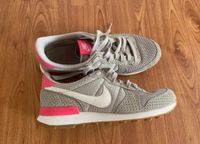 Sneaker Nike Größe 38.5 Neu Niedersachsen - Oldenburg Vorschau