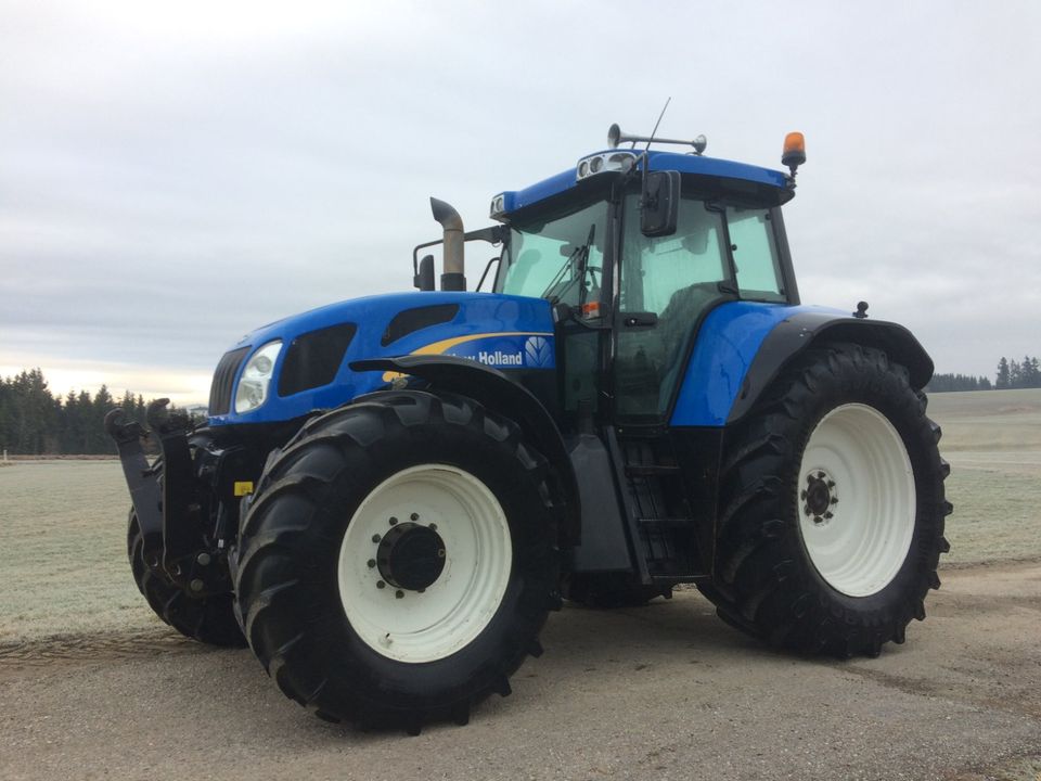 New Holland TVT135- T7550, auch defekt, alles anbieten in Untergriesbach