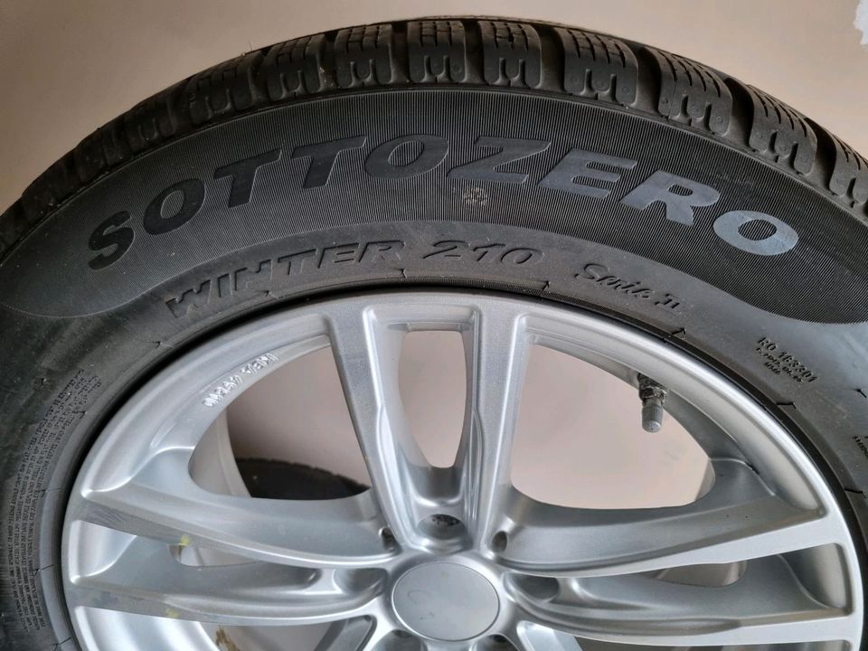 4x Pirelli SottonZero Winterreifen 225/60/17 mit Alu Felgen 3418 in Passau