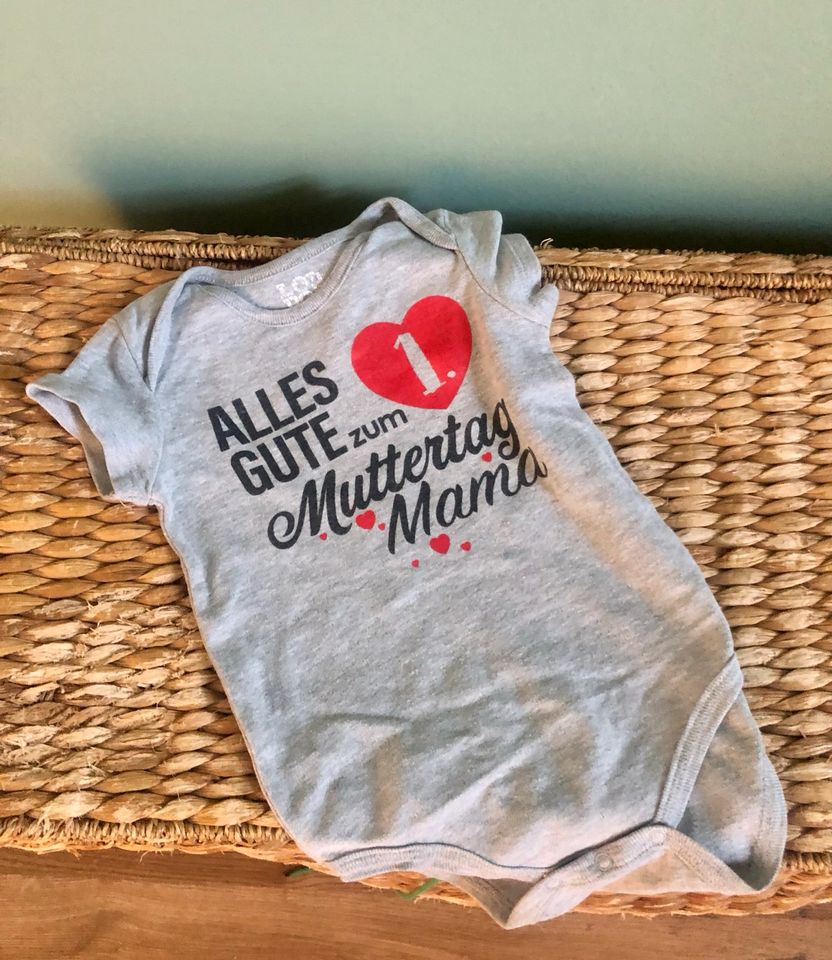 Muttertag Geschenk Baby Body grau kurzarm 6-12 Monate 74/80 in Köln