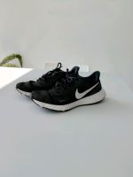 Nike Laufschuhe Jogging - Revolution 5 - Größe 42 Chemnitz - Kaßberg Vorschau