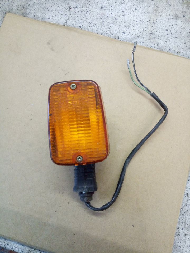 SUZUKI GSX 750/1100 verschiedene original Blinker in Bad Homburg