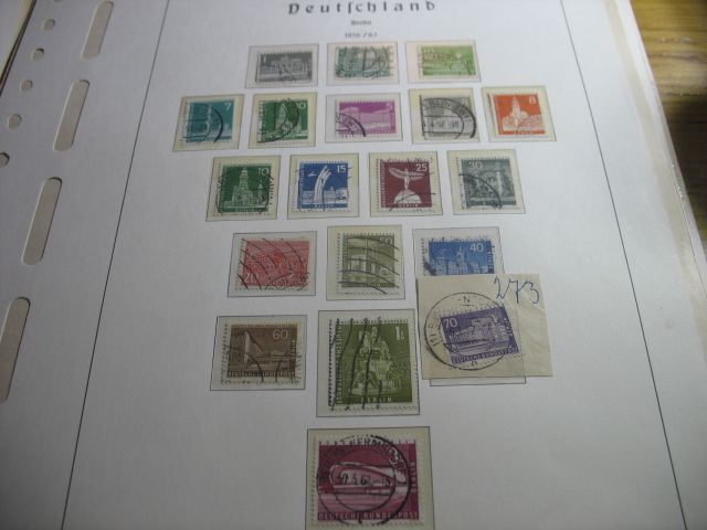 Briefmarkensammlung Berlin gestempelt 1948 bis 1990 zum stöbern in Konstanz