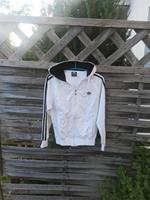 Adidas Trainingsjacke  mit Kapuze Größe L Nordrhein-Westfalen - Herford Vorschau
