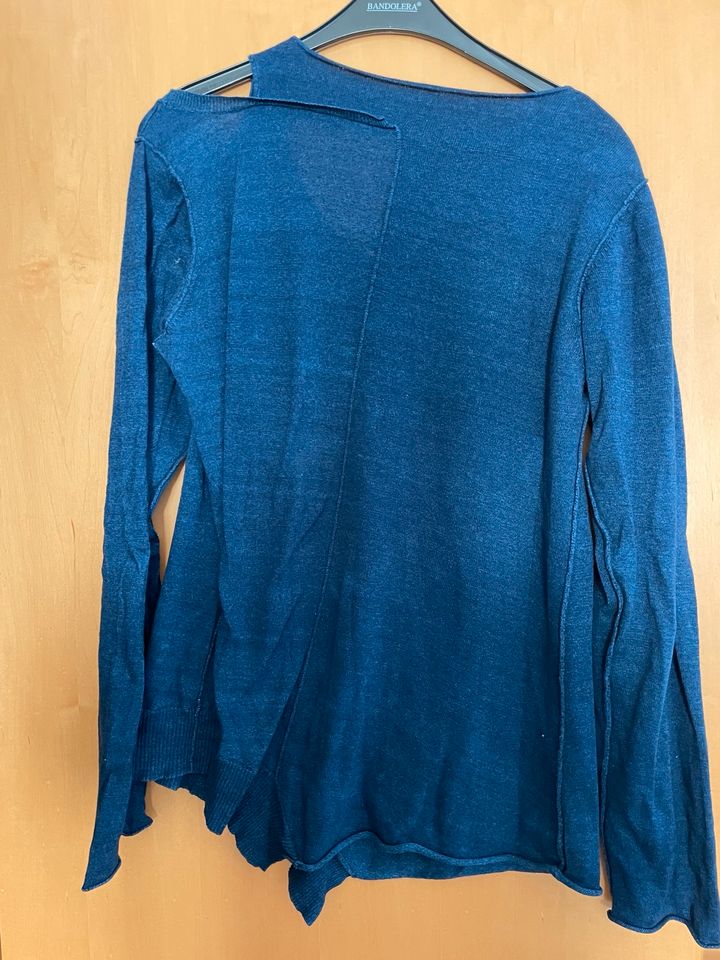 Pullover blau 40/42 asymmetrisch geschnitten in Friedelsheim