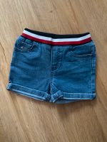 Tommy Hilfiger Jeanshose Shorts Jungen/Mädchen Gr. 68 Kinder Bayern - Thierhaupten Vorschau