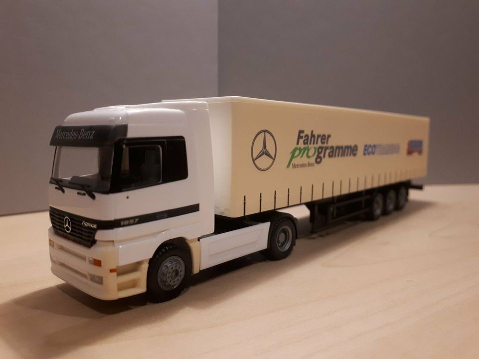 Herpa Actros LH Mercedes-Benz Fahrerprogramme in Bechhofen