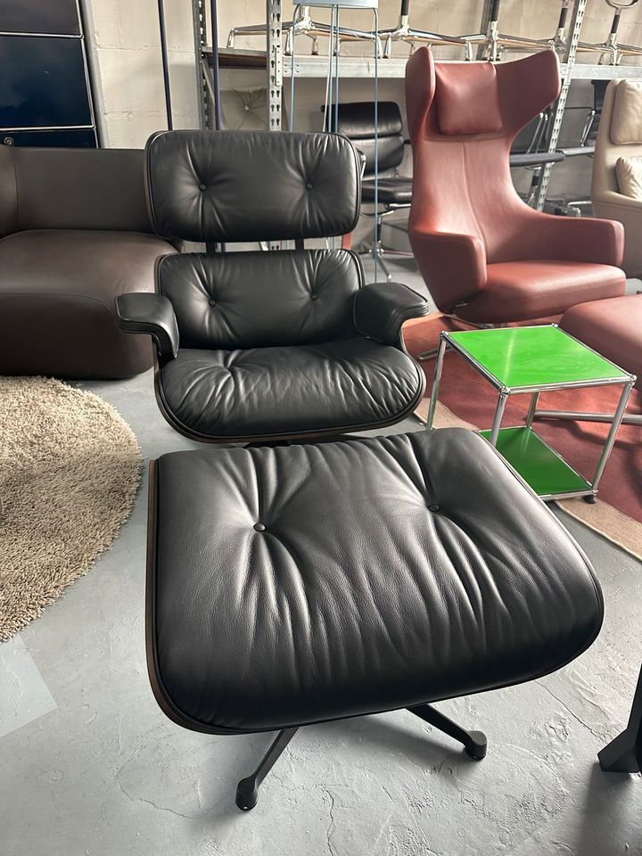 XL Vitra Lounge chair&Ottoman in Wiesbaden