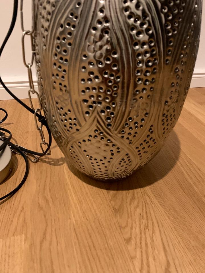 Lampe Leuchte Metall Blumen Silber Orientalisch Schirm Design in Rodgau