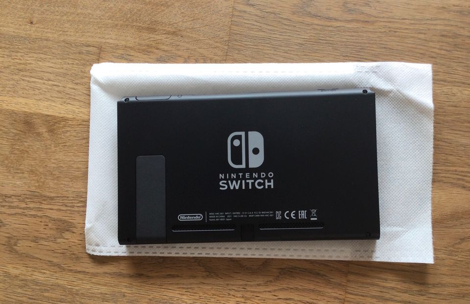 Nintendo Switch Konsole/ Tablet/ Bildschirm ( ohne Zubehör) NEU in Wipfeld
