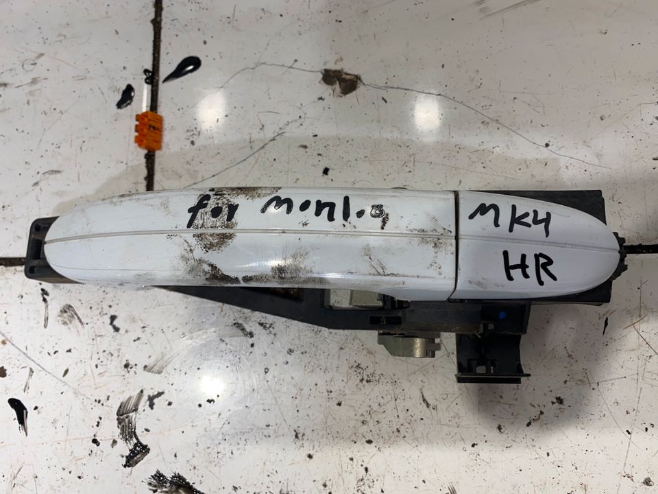 Tür griff mit Träger Ford Mondeo mk4 hinten rechts in weiß Farbe in Remscheid