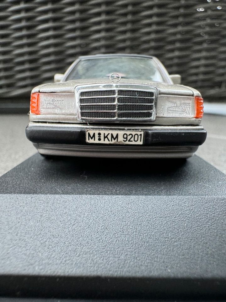 Minichamps Mercedes-Benz 300 CE-24 Cabriolet in Wilhelmshaven