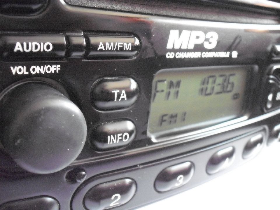 Ford MP3 CD/Radio, aus FocusMK1, passt auch entsprechende Ford in Havekost (b Schwarzenbek)