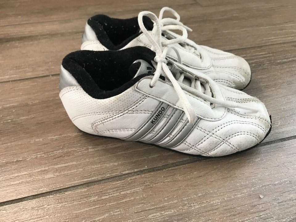 Adidas Kundo, weiß / silber, Gr. 26 ‼️ in Wiesmoor