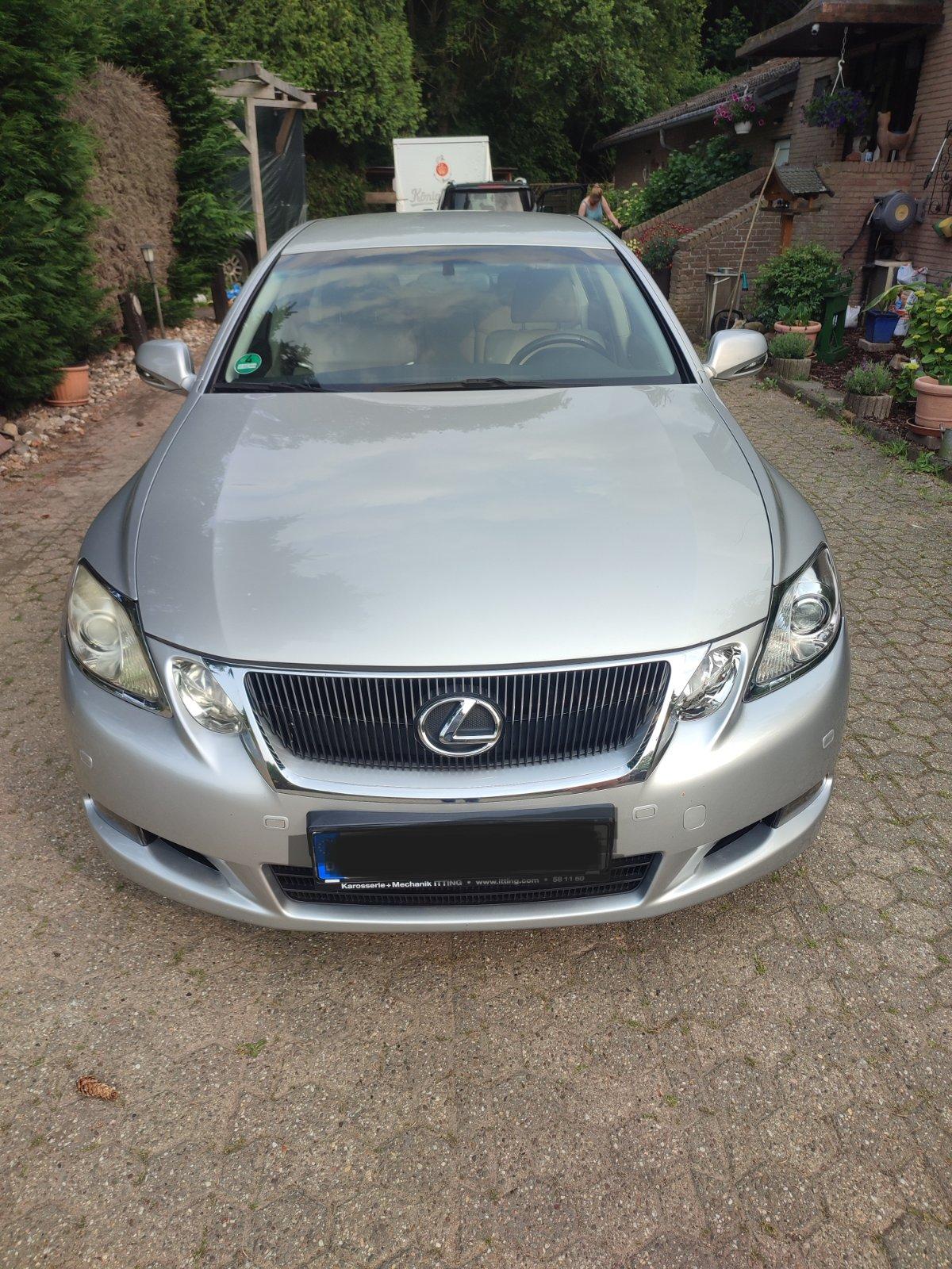 Abbildung des Autos LEXUS GS 300