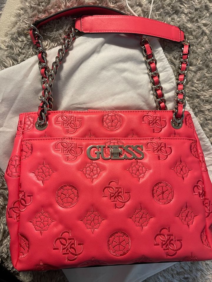 Guess Handtasche Coral in Kiel - Gaarden | eBay Kleinanzeigen ist jetzt  Kleinanzeigen