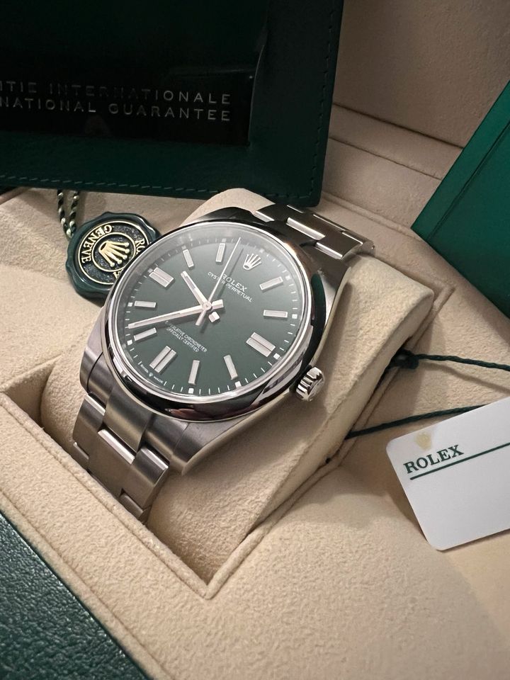 Rolex Oyster Perpetual 41 green dial grün 2020 in Tornesch